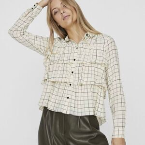 Vero Moda Plaid Tiered Ruffle Long Sleeve Button Up Top NWT Size Extra Small